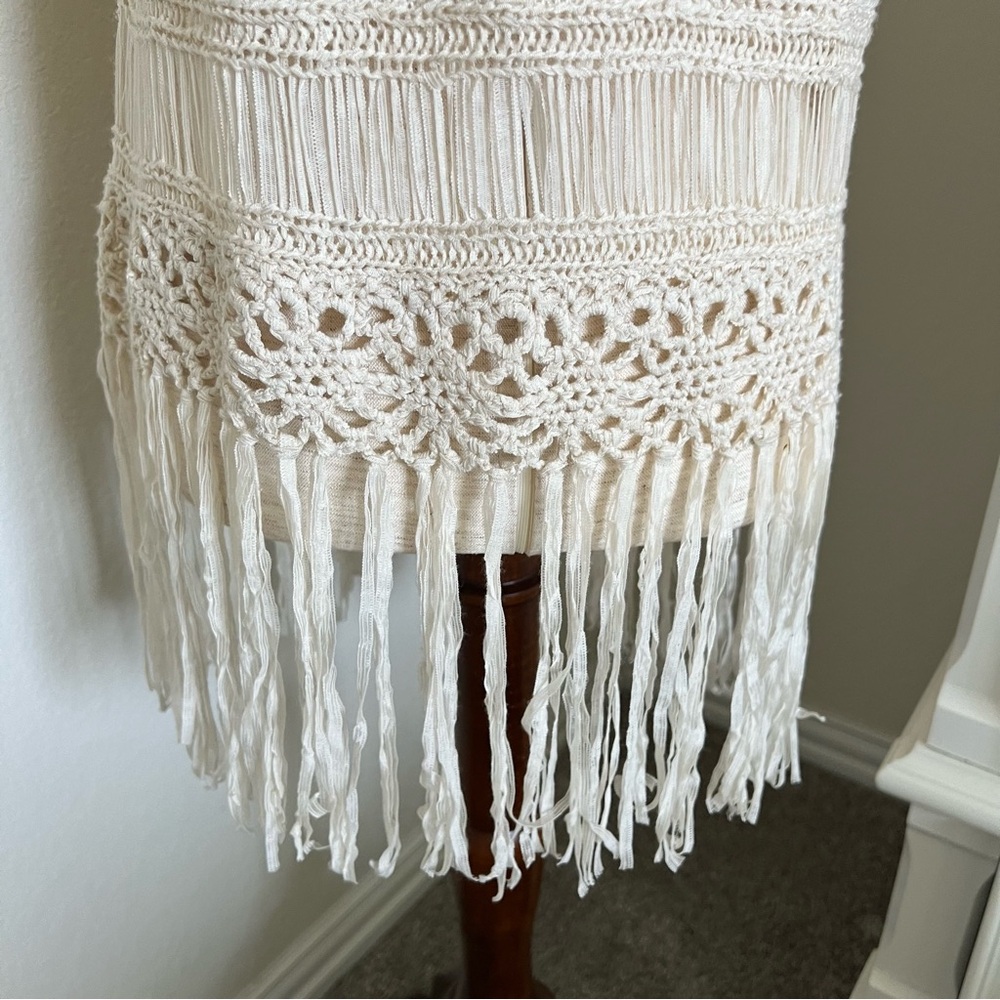 Cream Crochet Fringe Vest - Picture 4 of 9